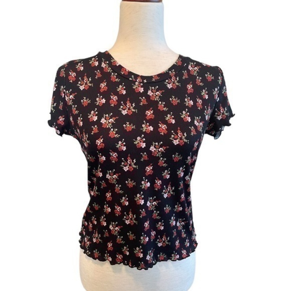 Rue 21 ribbed short sleeve floral top